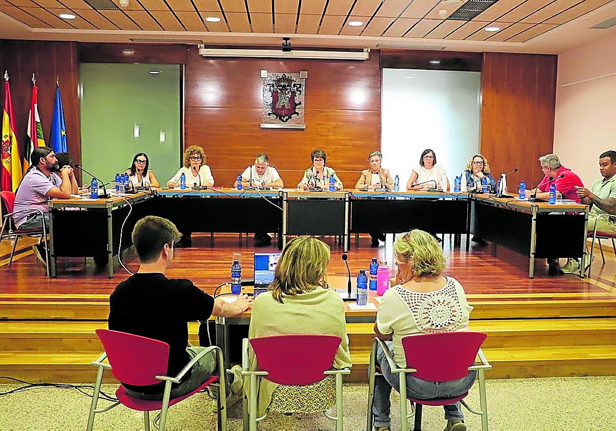 Los corporativos debatieron sobre el estado de la limpieza de la ciudad, sus causas y consecuencias.