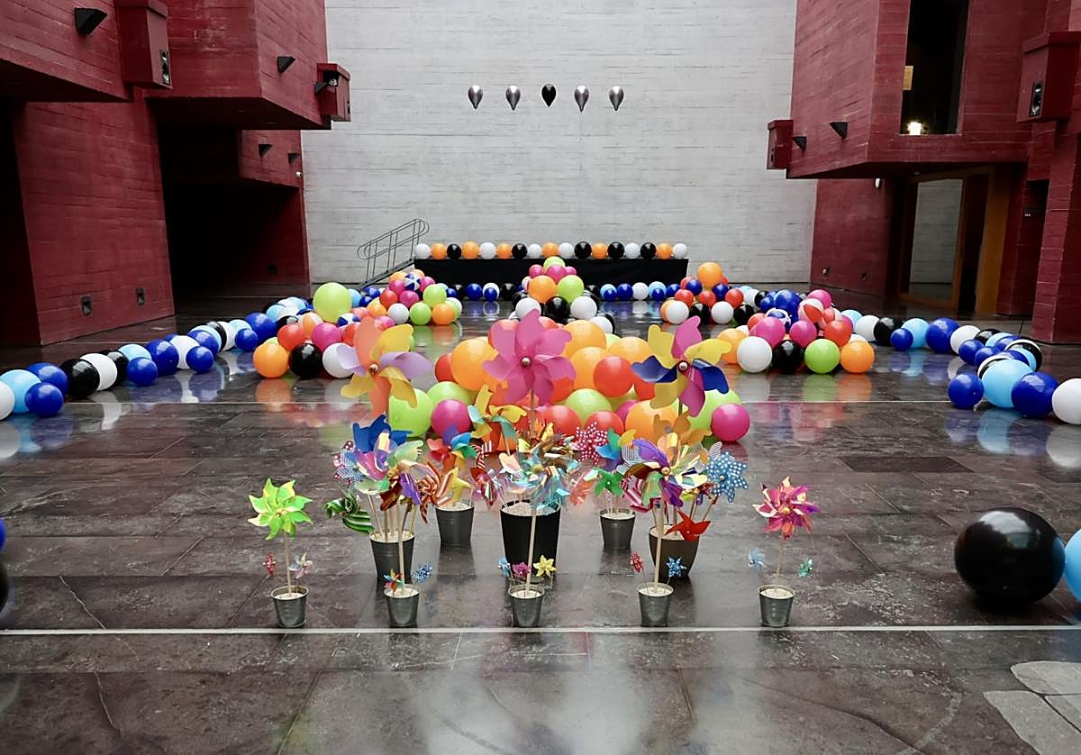 El singular viñedo instalado en el Ágora del CCR.