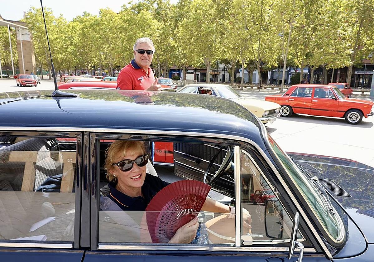 Las imágenes de la concentración de coches Seat de otra época en Logroño