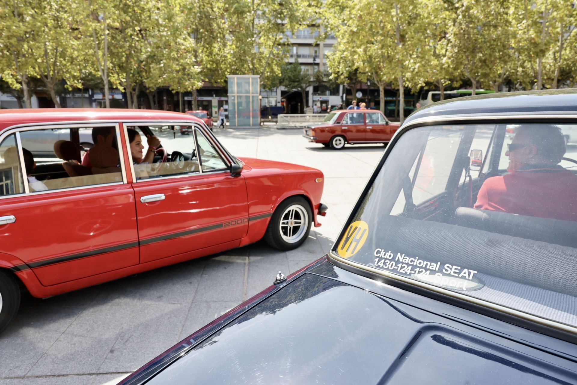 Las imágenes de la concentración de coches Seat de otra época en Logroño