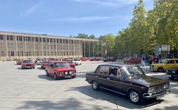 Las imágenes de la concentración de coches Seat de otra época en Logroño