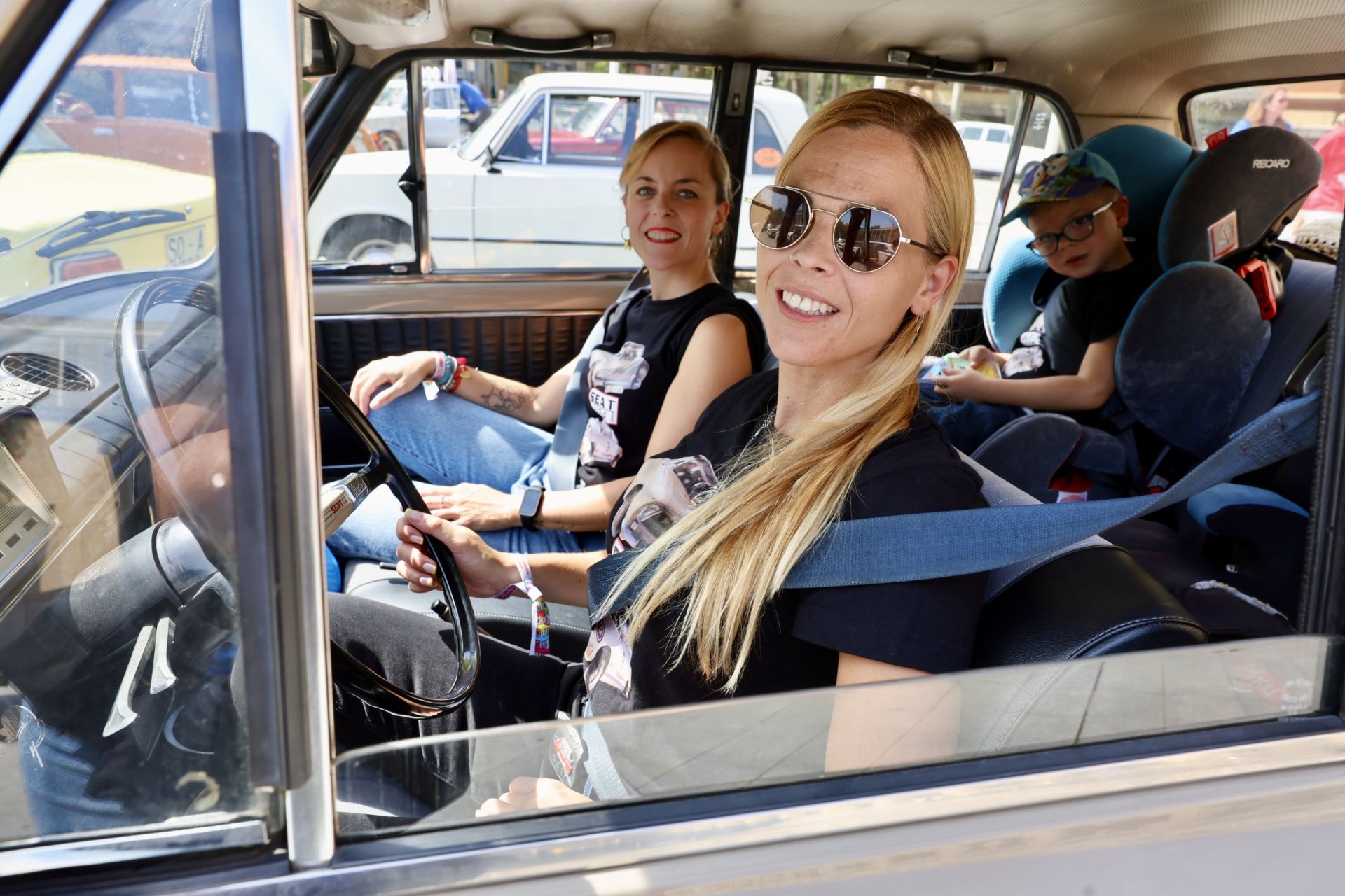 Las imágenes de la concentración de coches Seat de otra época en Logroño