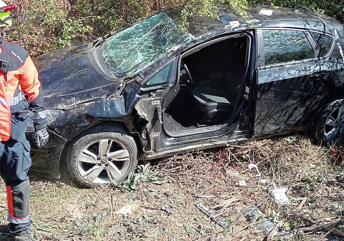 Dos heridos en una colisión entre dos turismos en la N-232, en San Asensio