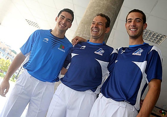 De izquierda a derecha, Víctor, Titín III y Merino II, durante la presentación de la feria del año 2013, la última del delantero de Tricio.