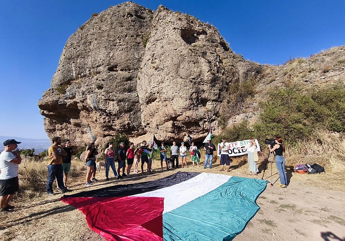 Acto de Acampada por Palestina de La Rioja a los pies del castillo de Clavijo.