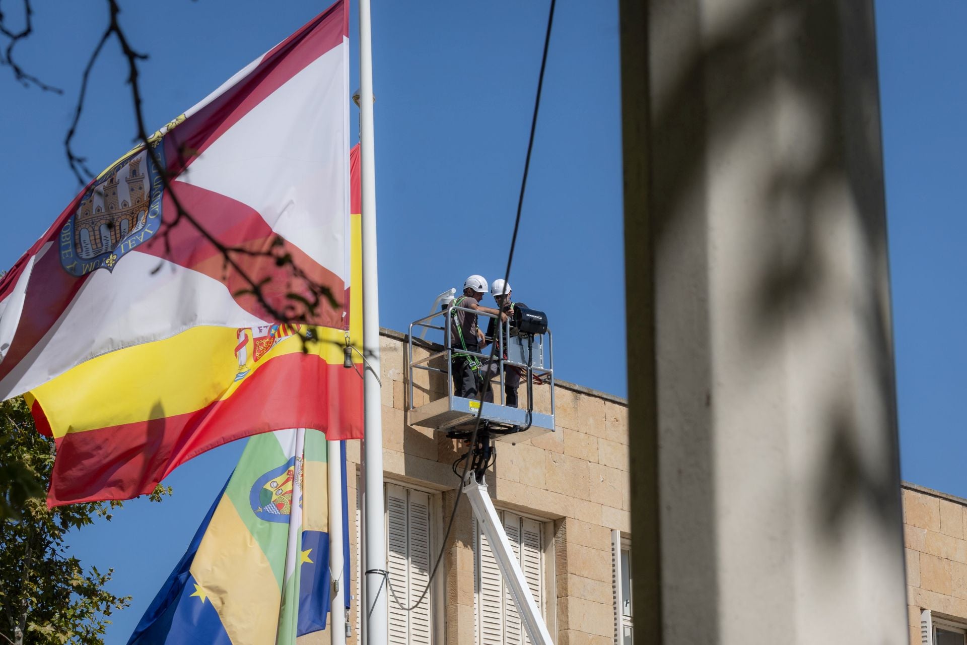 Imagen principal - Cuatro cámaras de vigilancia reforzarán la seguridad de Logroño desde este San Mateo