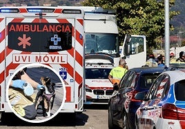 Despliegue de los servicios de emergencia en torno al camión, en Gijón.