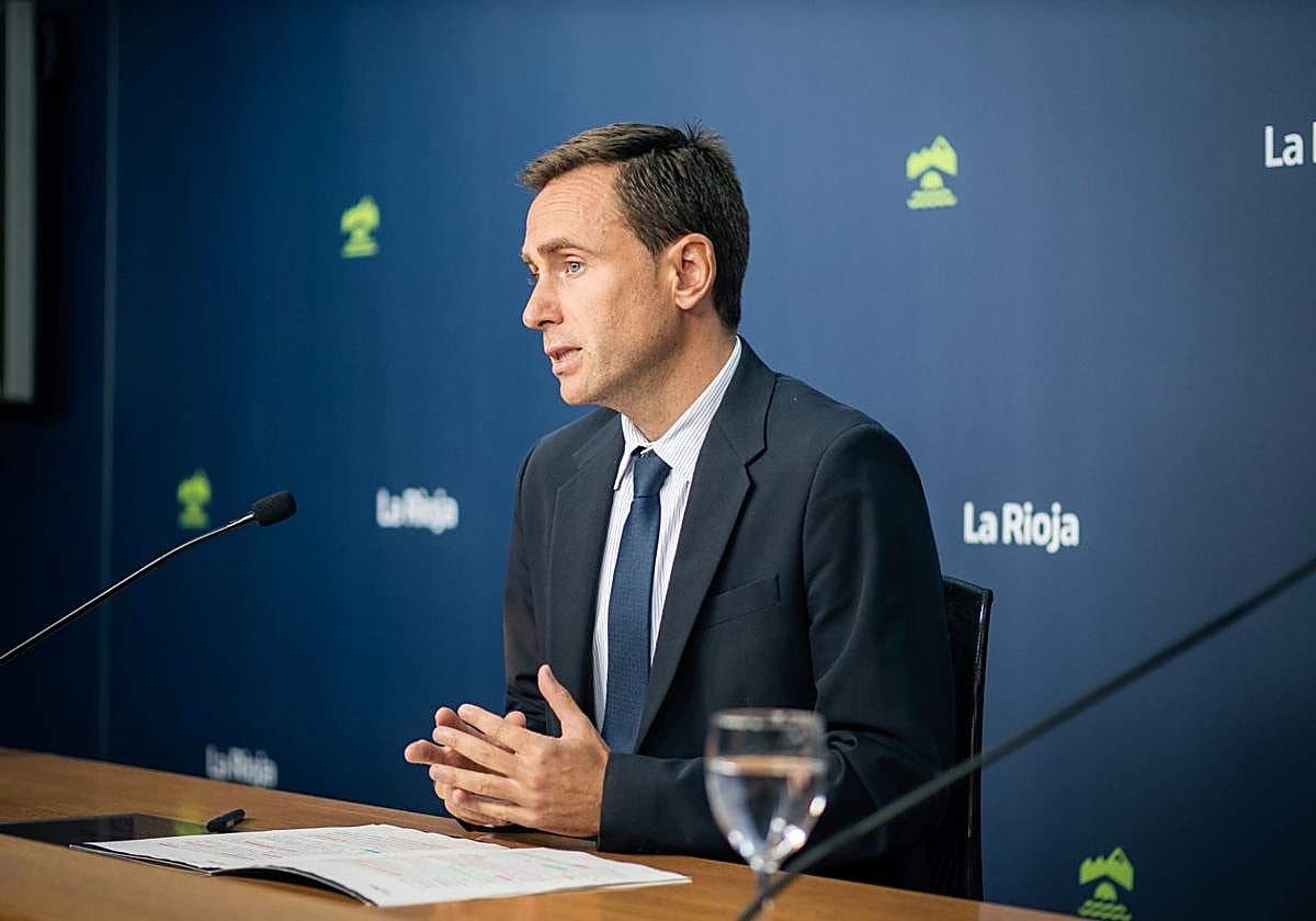 Daniel Osés durante la presentación de la ayuda.