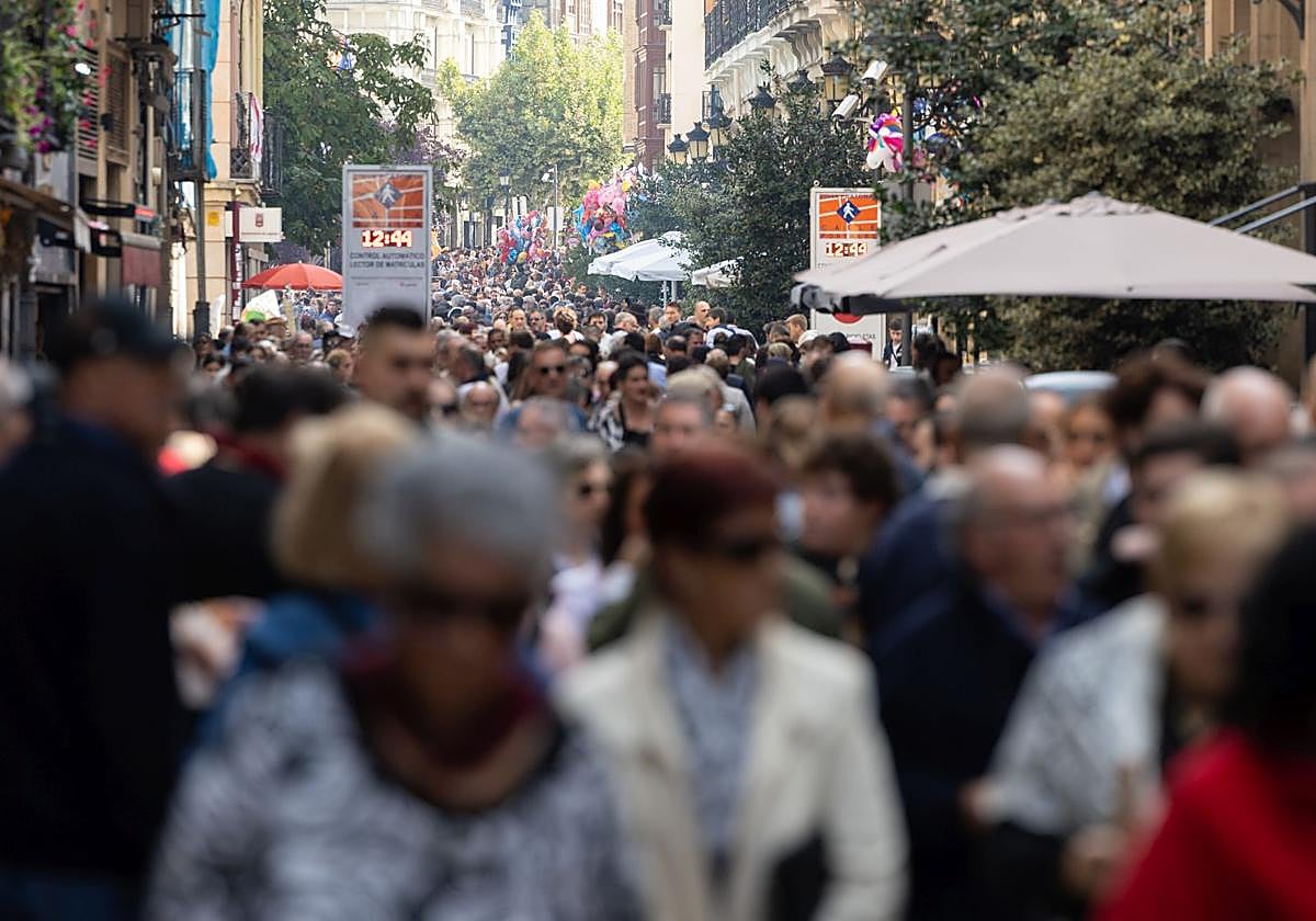Centro histórico abarrotado el día del cohete de San Mateo.