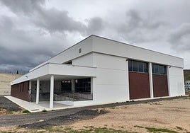 Cervera licita los vestuarios del polideportivo de Rincón de Olivedo