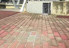 Un adoquinado que por fin se ha reparado, hoy en La Guindilla.