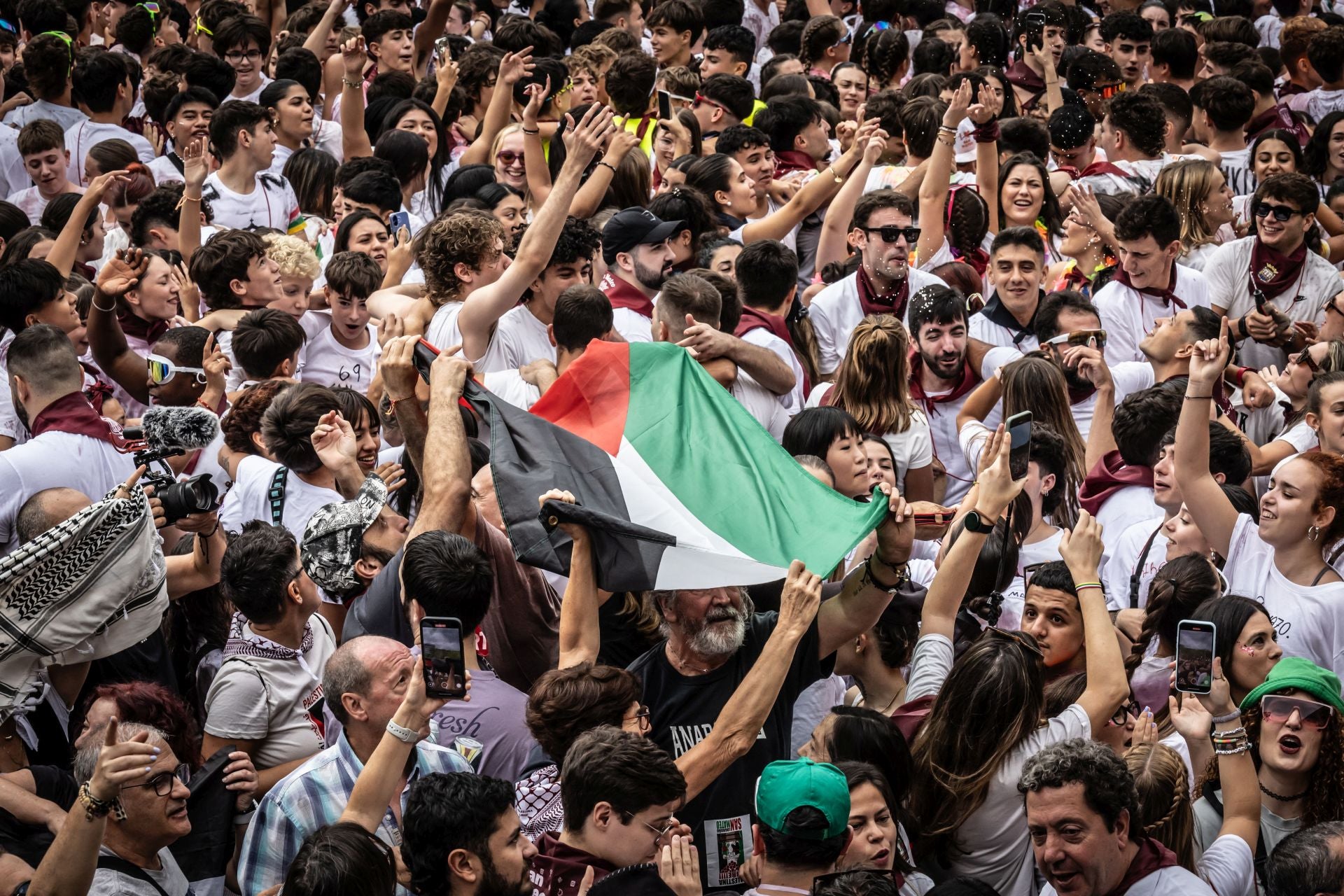 Las imágenes del cohete de San Mateo de Logroño desde la plaza del Ayuntamiento