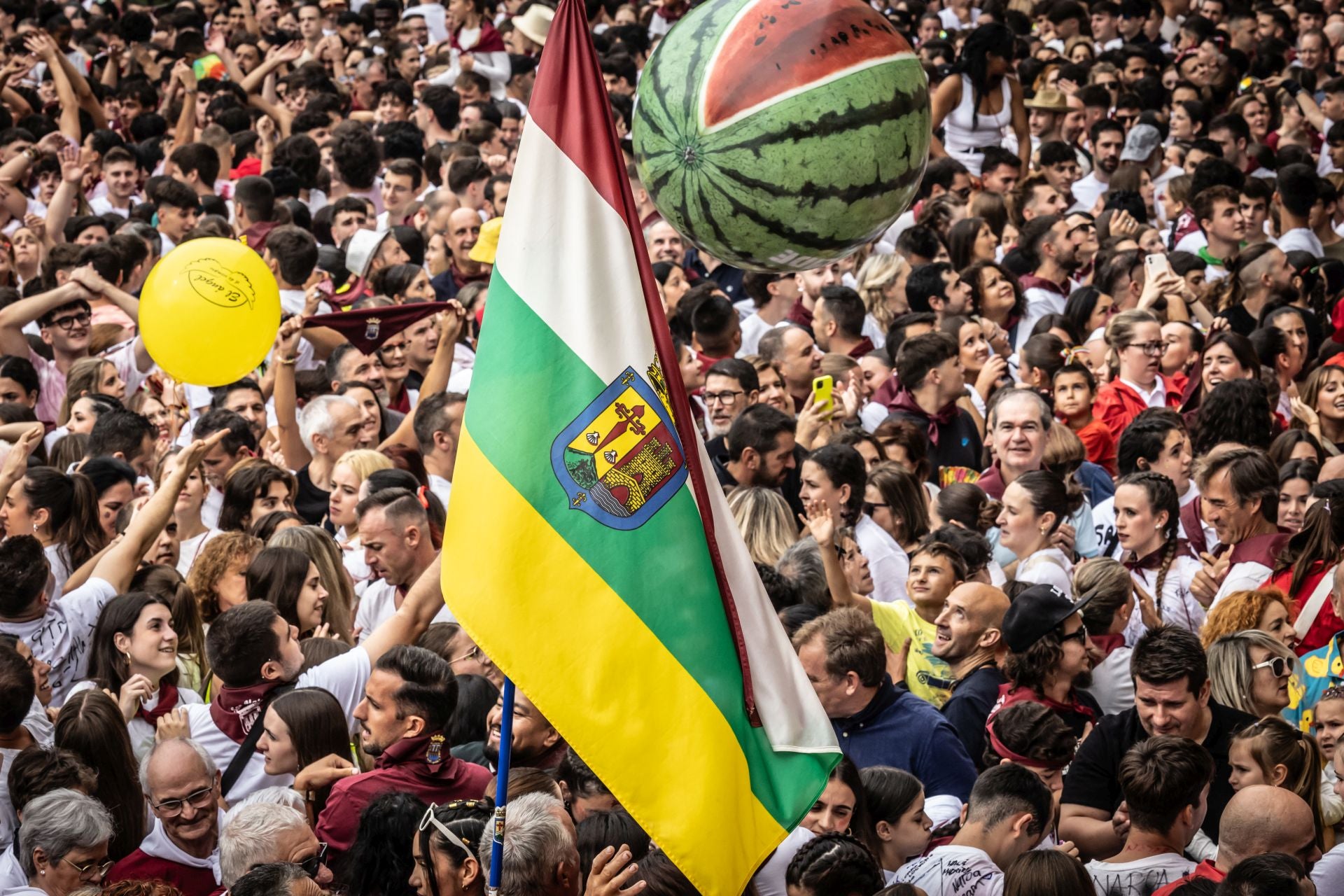 Las imágenes del cohete de San Mateo de Logroño desde la plaza del Ayuntamiento