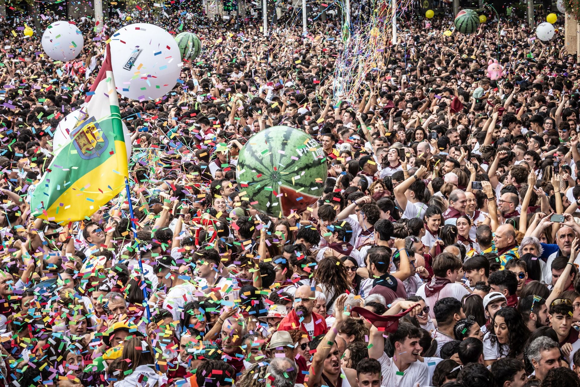 Las imágenes del cohete de San Mateo de Logroño desde la plaza del Ayuntamiento
