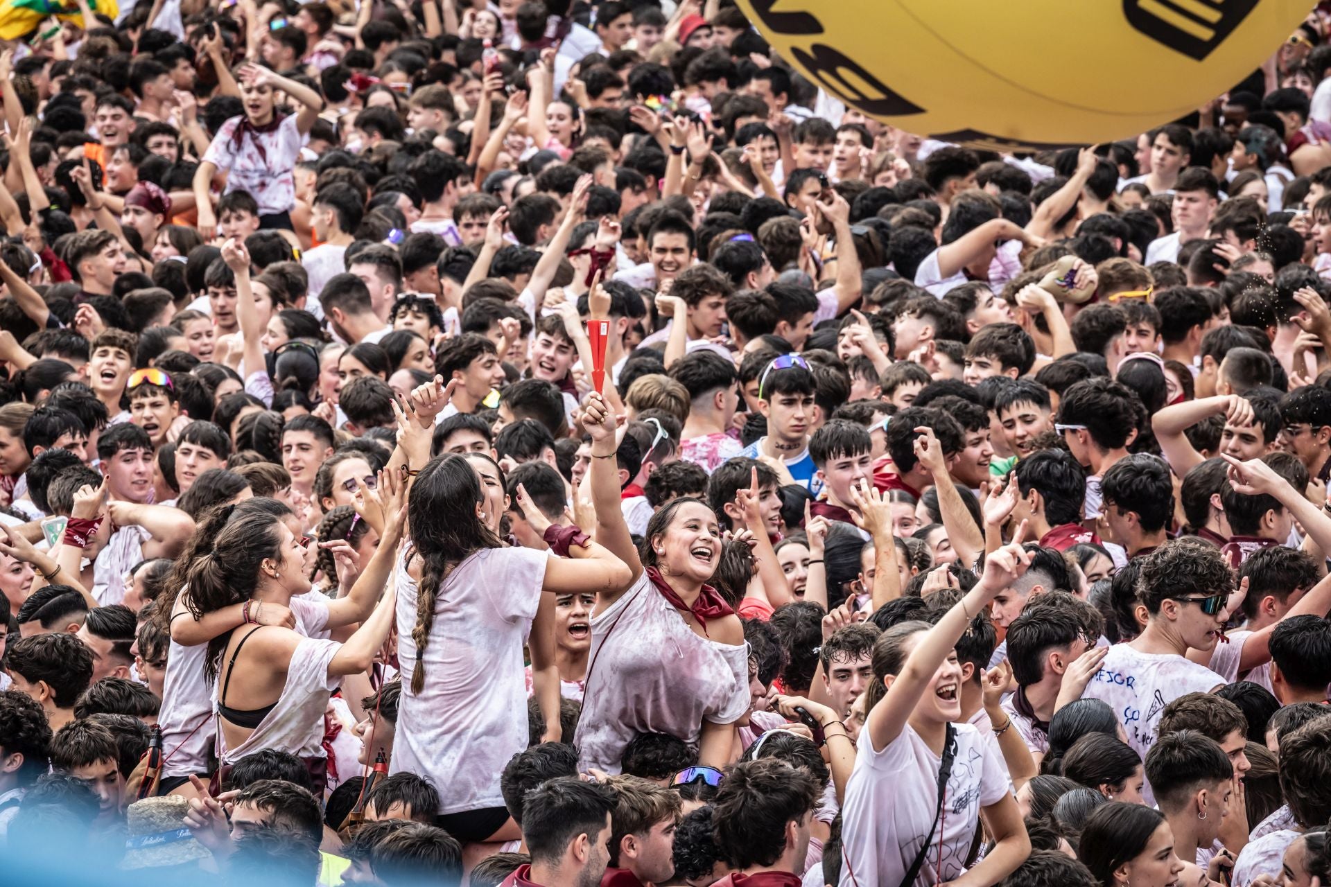 Las imágenes del cohete de San Mateo de Logroño desde la plaza del Ayuntamiento