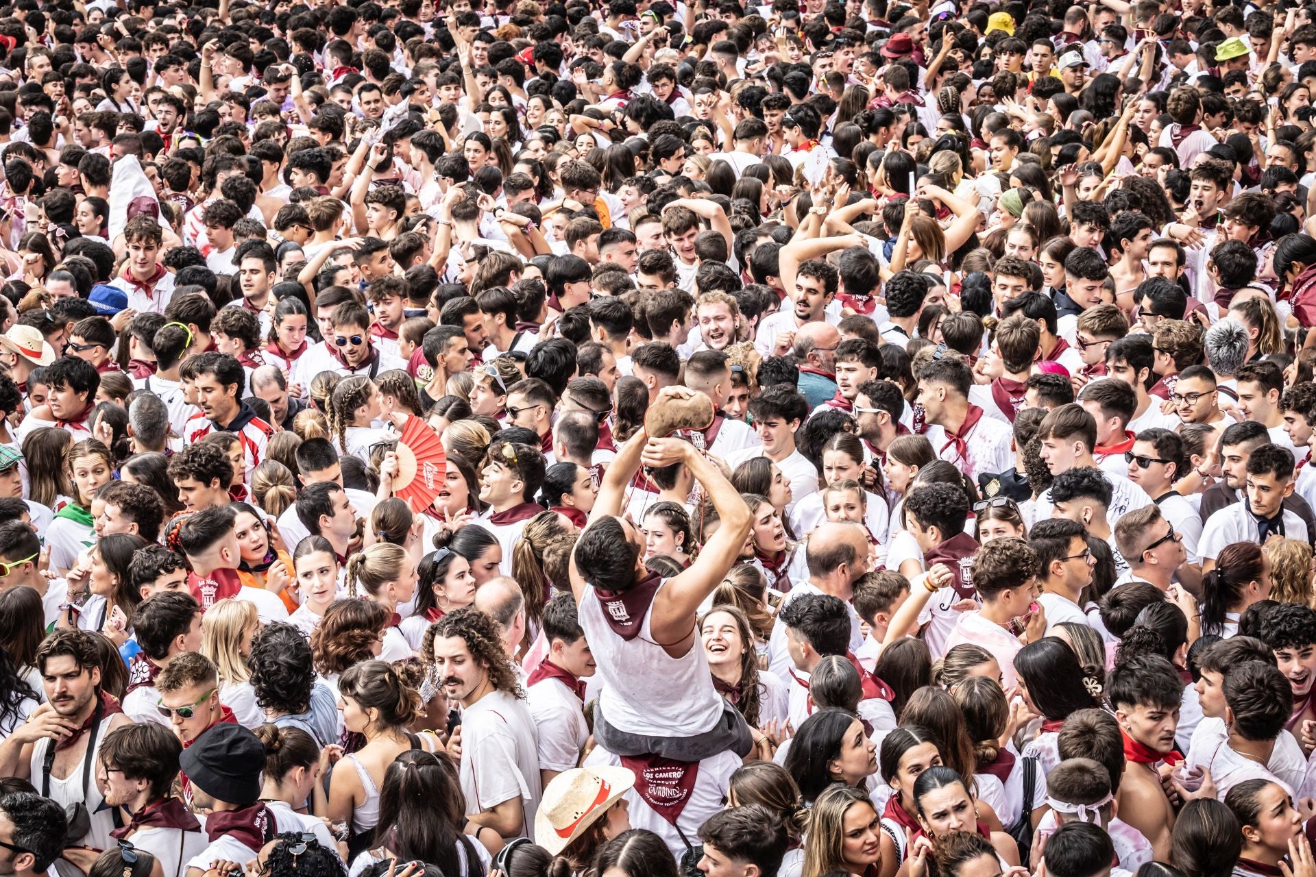 Las imágenes del cohete de San Mateo de Logroño desde la plaza del Ayuntamiento