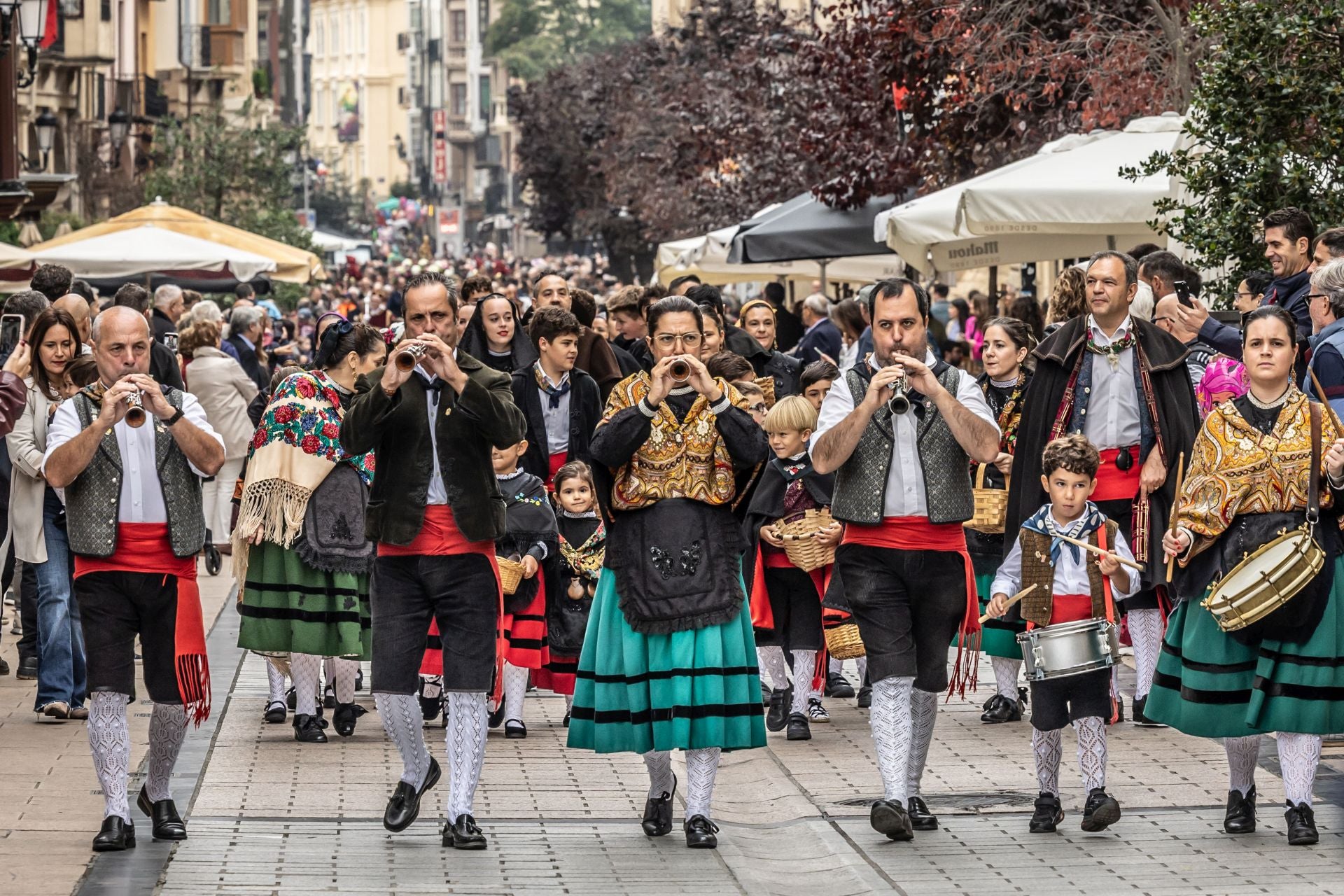 Las imágenes del acto del pisado de la uva