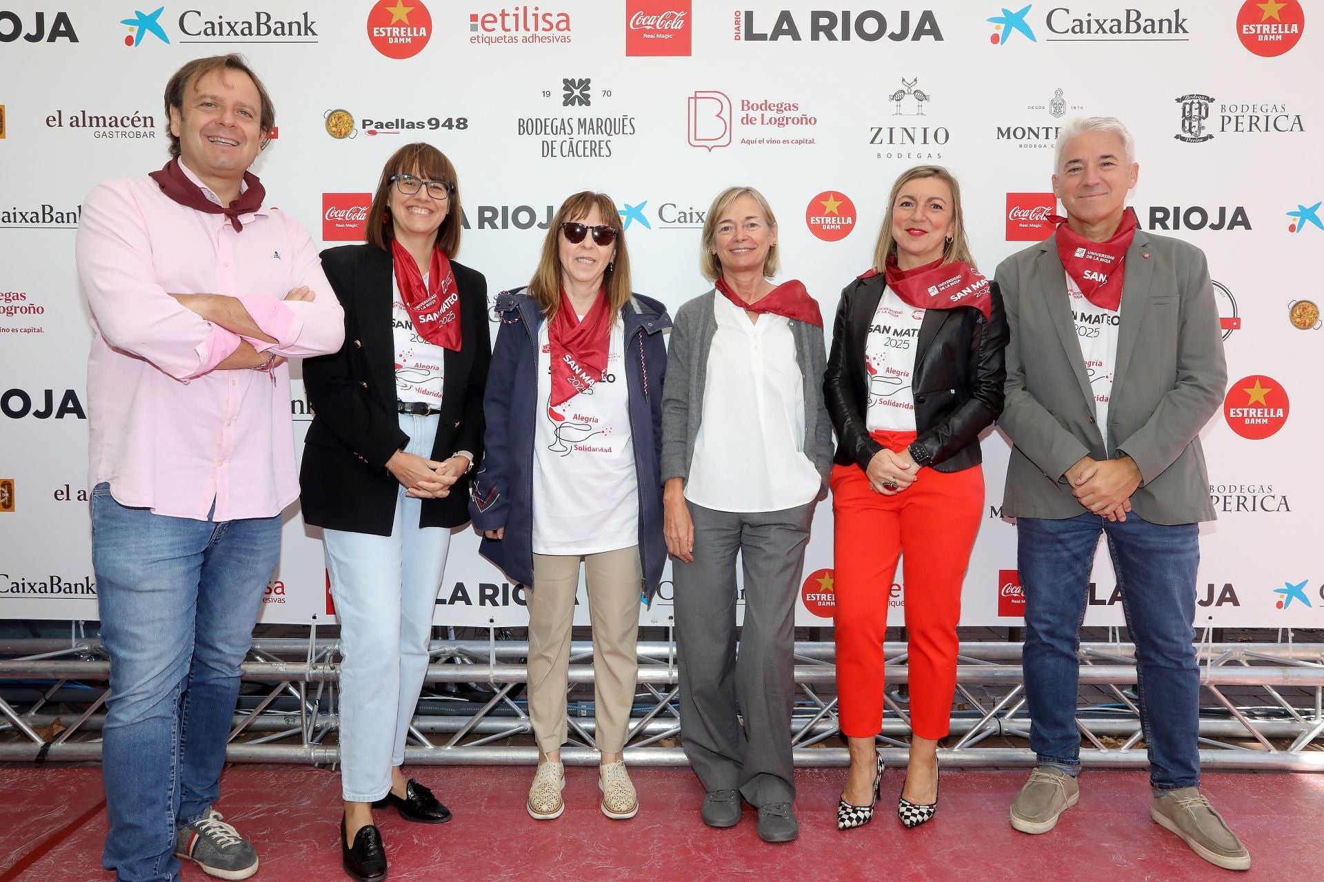 Quique Martínez (director de Rioja Medios), Cristina Flores, Montserrat Mendoza, Teresa Cobo (directora de LARIOJA), Eva Sanz (rectora de la Universidad de La Rioja) y Carlos Mayoral. 