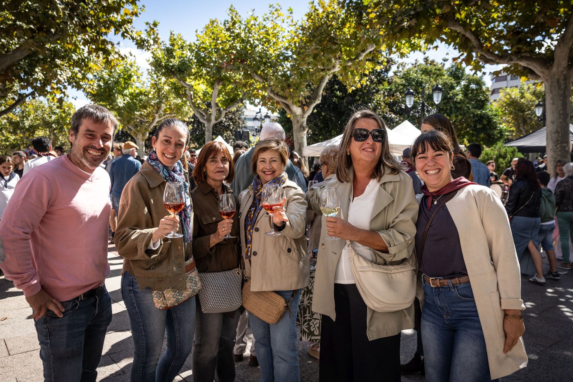 Mañana de degustaciones, música y gigantes y cabezudos en San Mateo