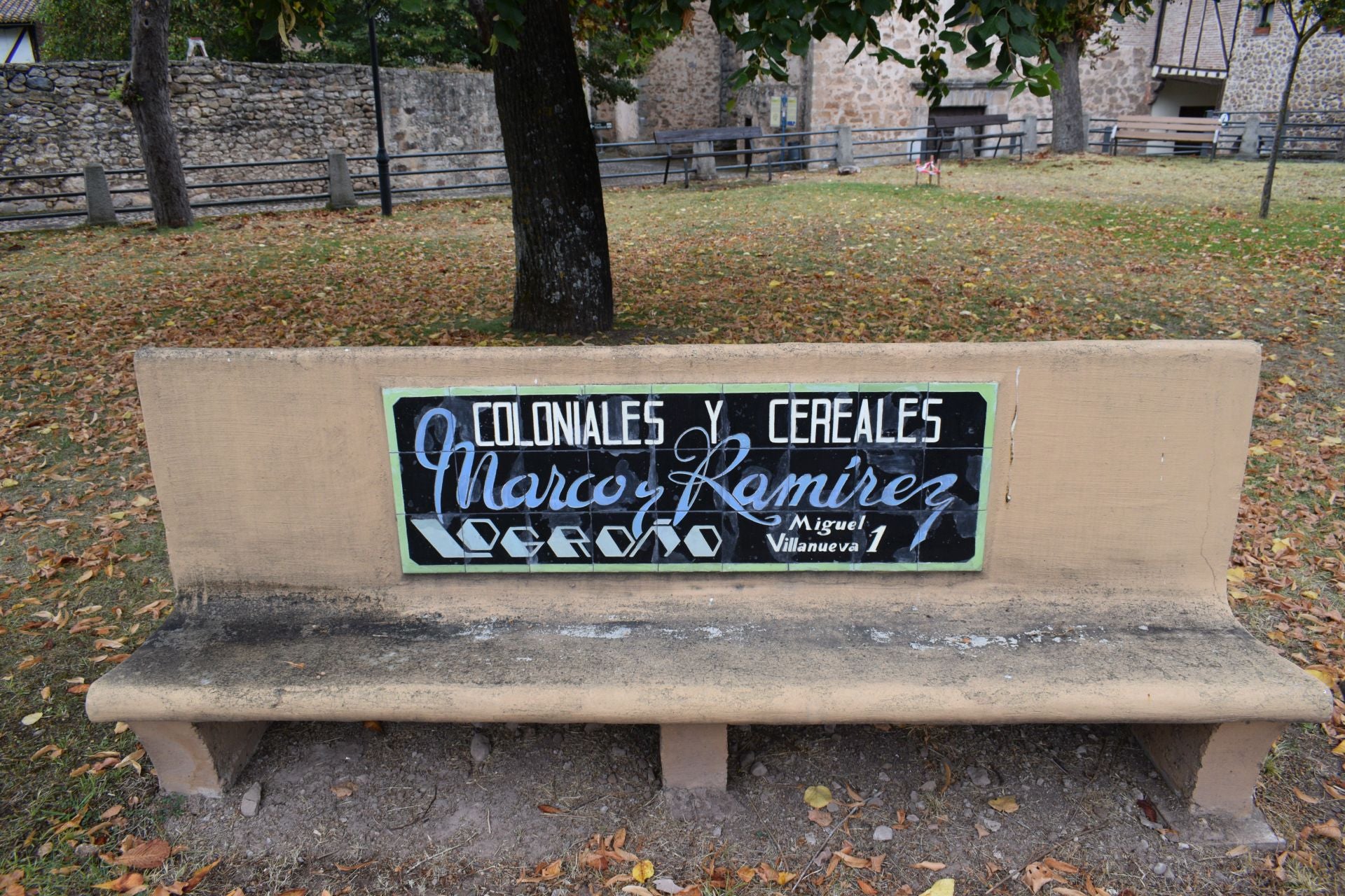 Los emblemáticos bancos de Pradillo, Bien de Interés Cultural
