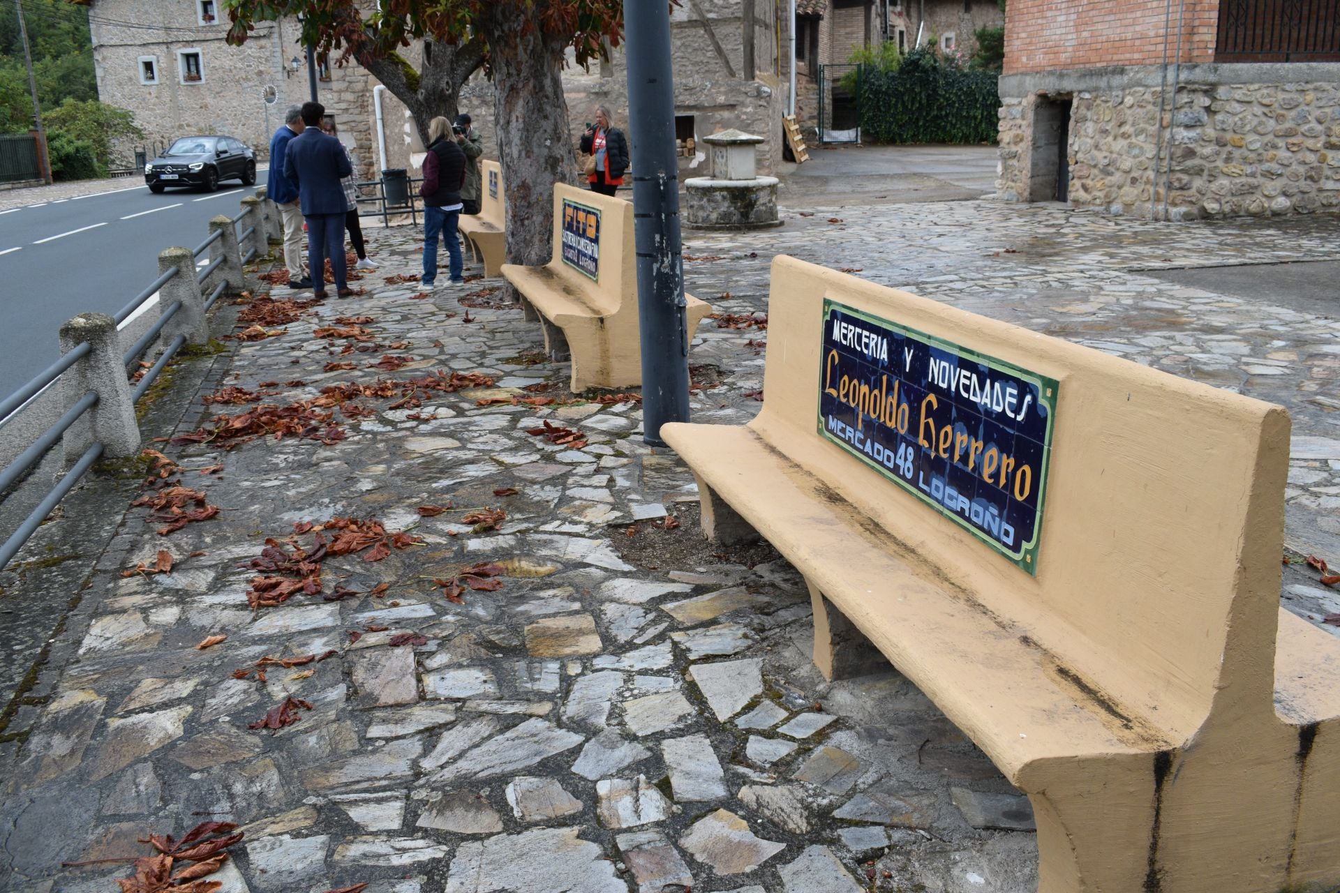 Los emblemáticos bancos de Pradillo, Bien de Interés Cultural
