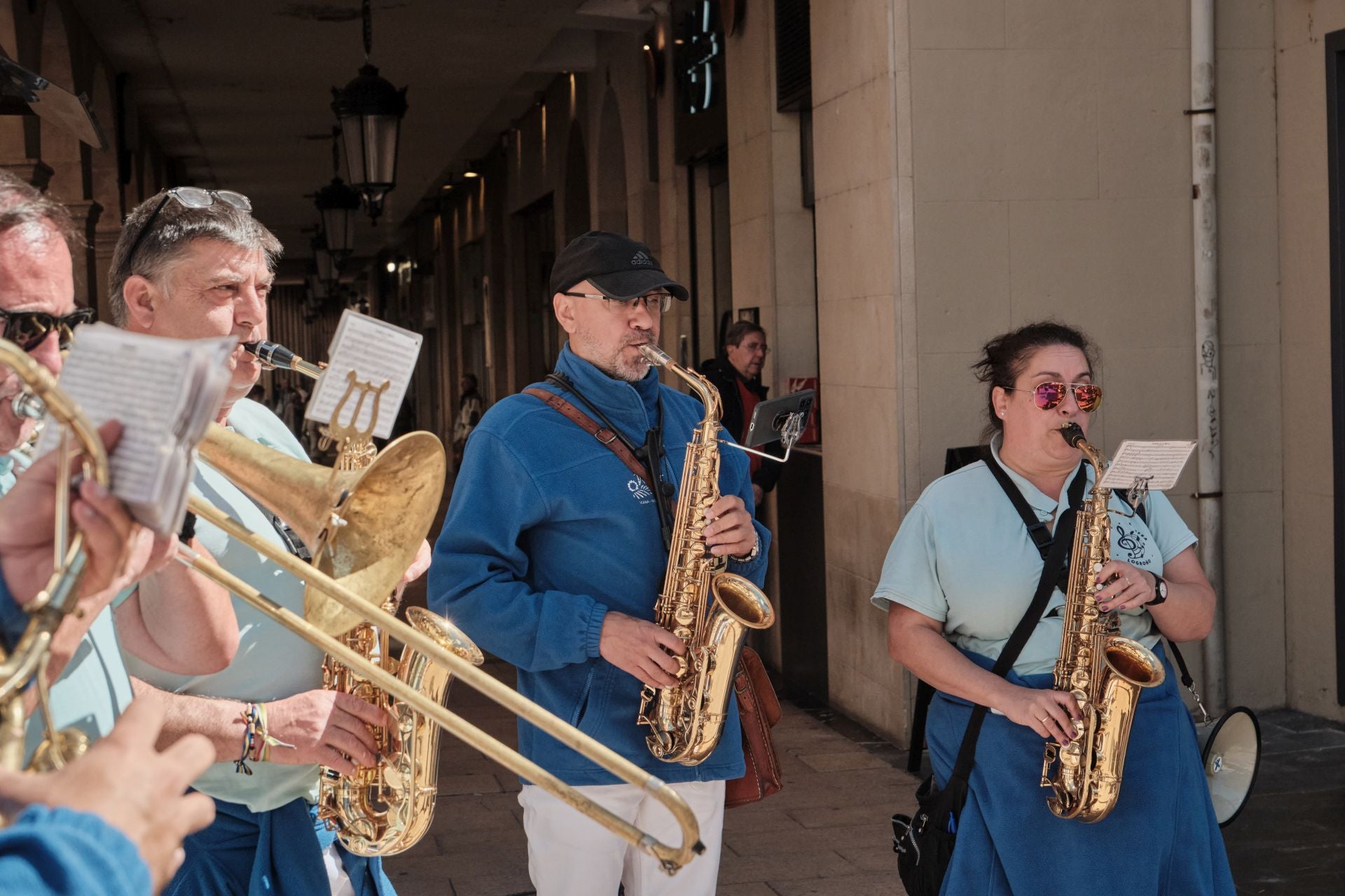 Choricillo, pancenta, alubias... los logroñeses recuperan fuerzas en las degustaciones