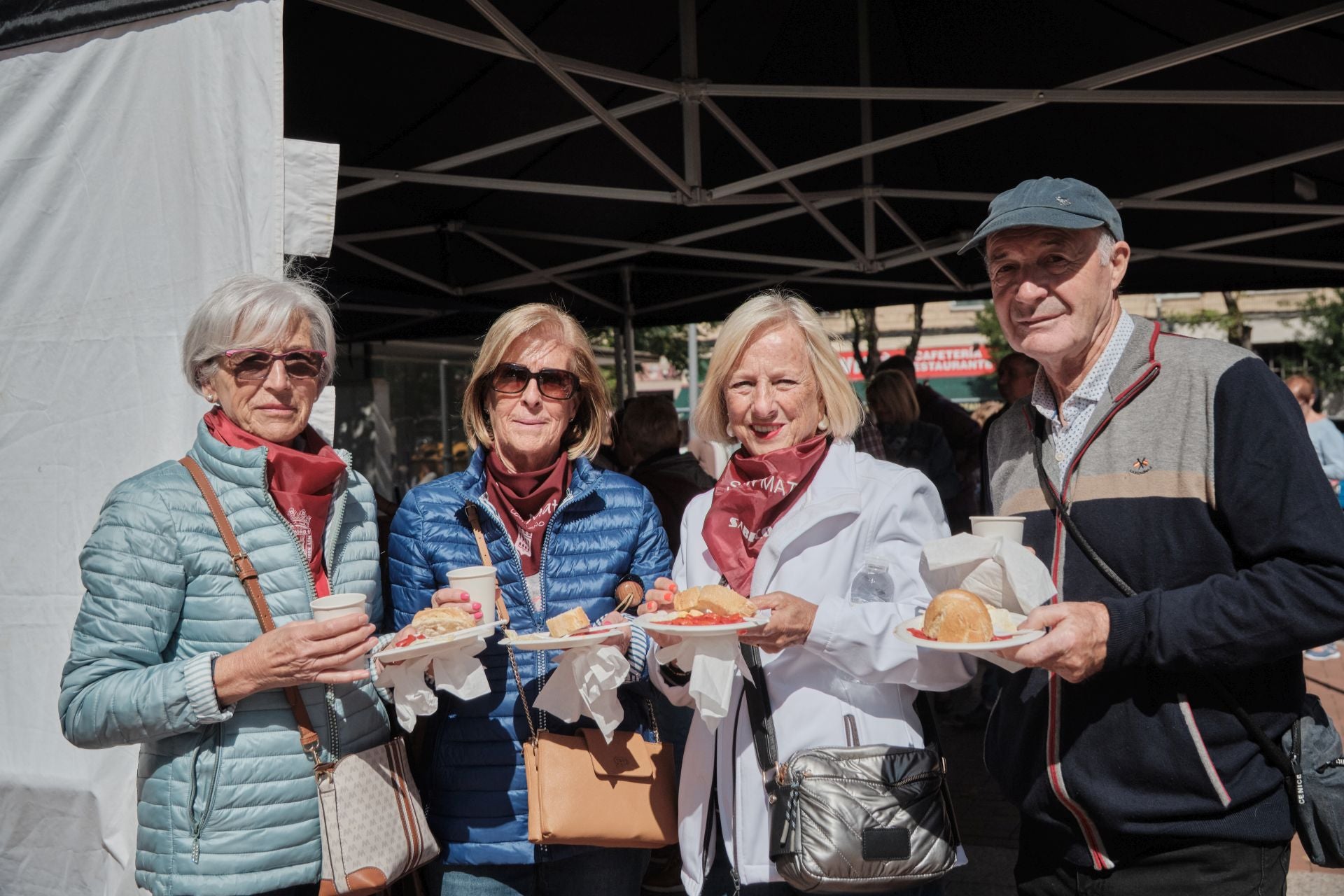 Choricillo, pancenta, alubias... los logroñeses recuperan fuerzas en las degustaciones
