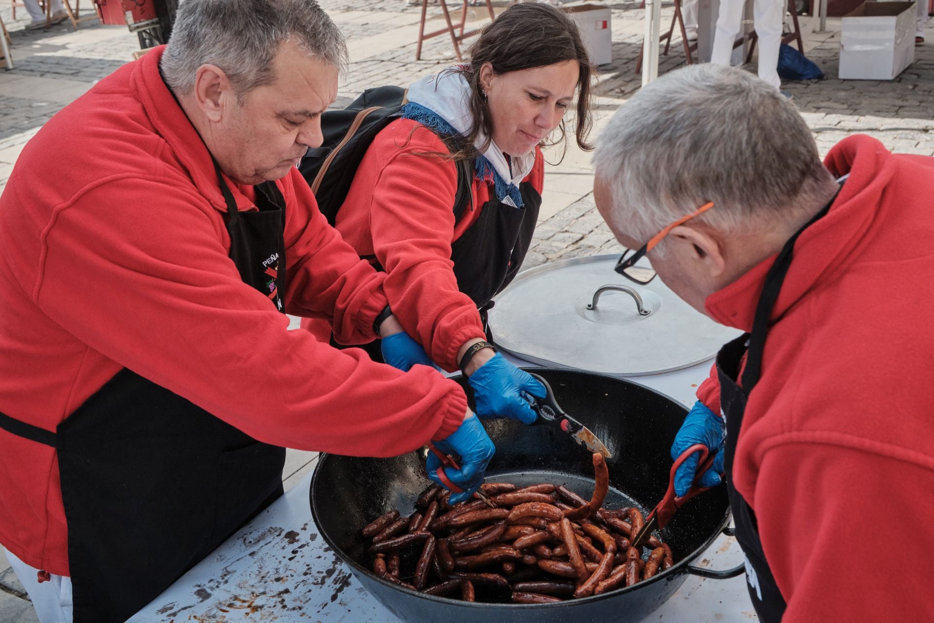 Choricillo, pancenta, alubias... los logroñeses recuperan fuerzas en las degustaciones