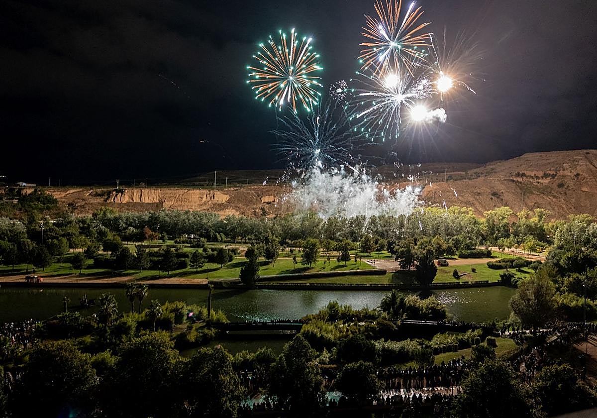 Primera noche de fuegos artificiales de San Mateo
