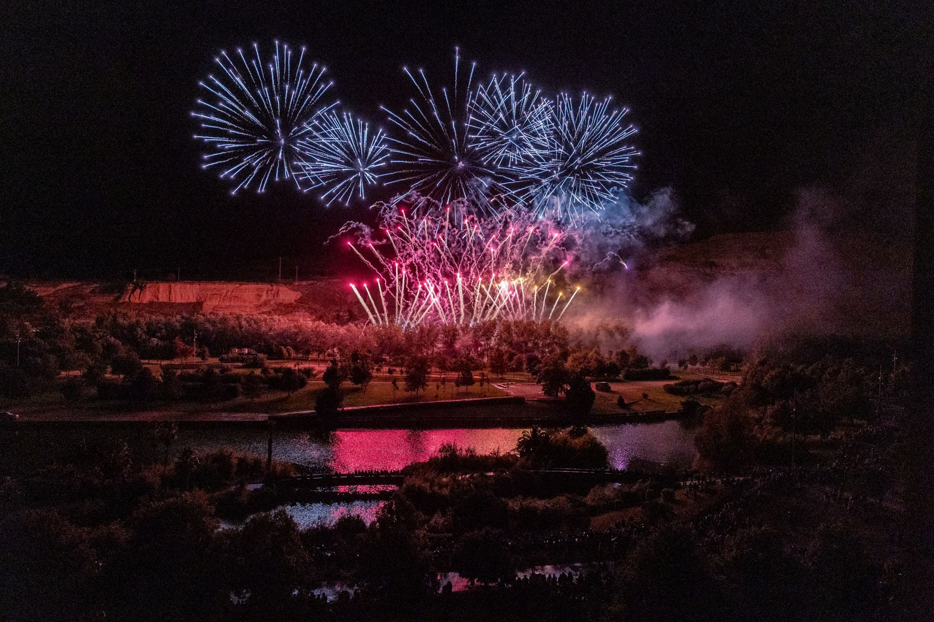 Primera noche de fuegos artificiales de San Mateo