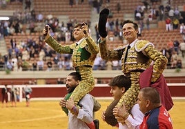 Palacio y Urdiales salen a hombros de la plaza de toros logroñesa.