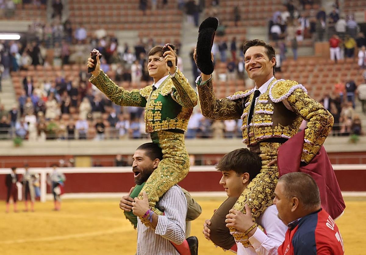 Palacio y Urdiales salen a hombros de la plaza de toros logroñesa.
