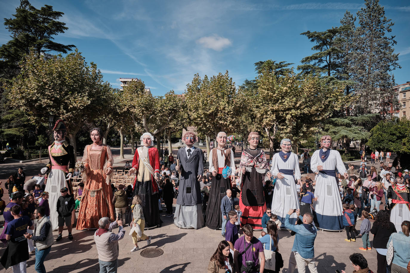 Logroño se llena de música, gigantes y sabores por San Mateo