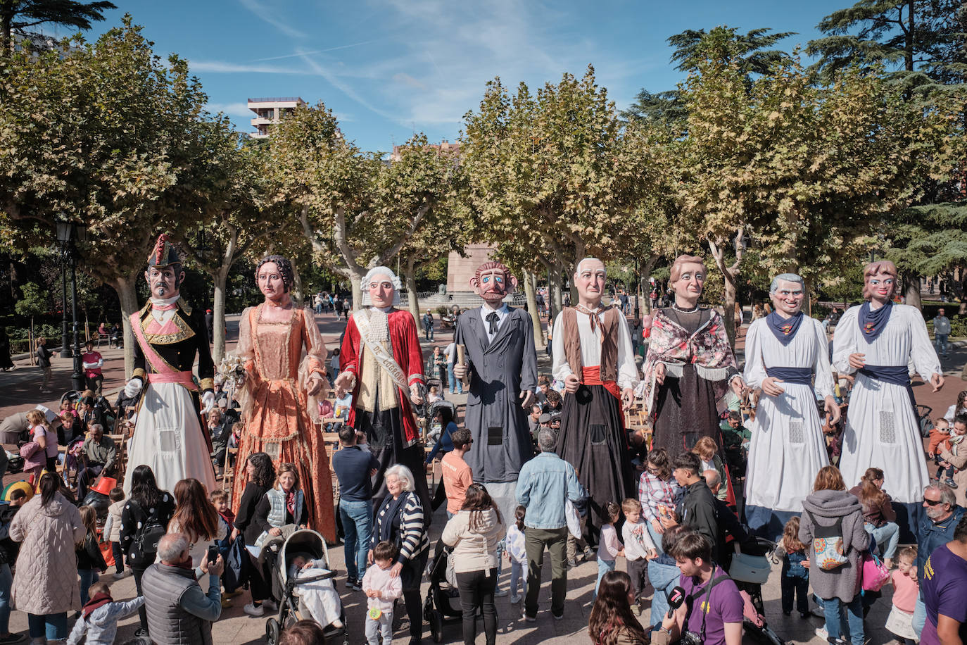 Logroño se llena de música, gigantes y sabores por San Mateo