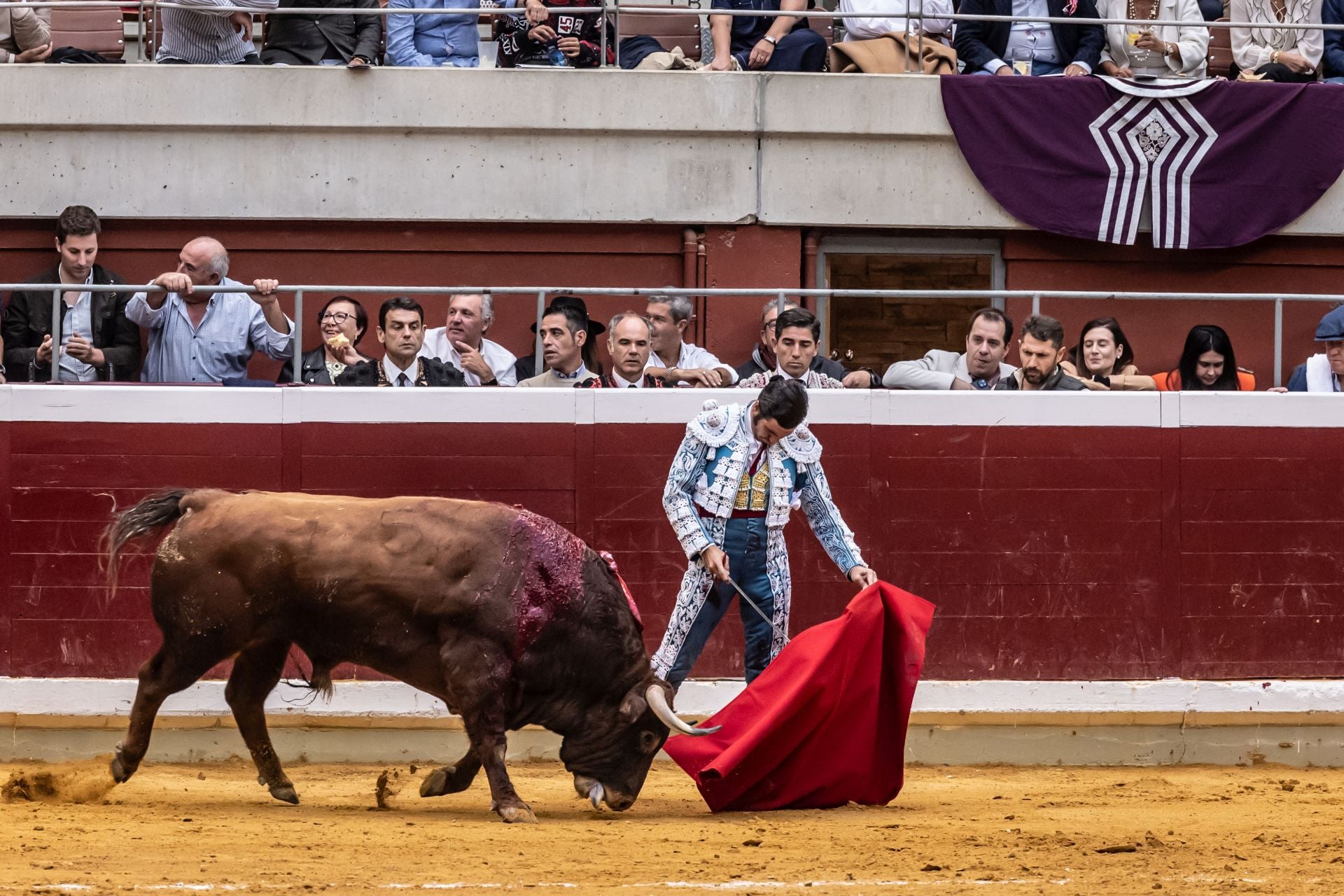 Borja Jiménez, a hombros en el cierre de la feria de San Mateo
