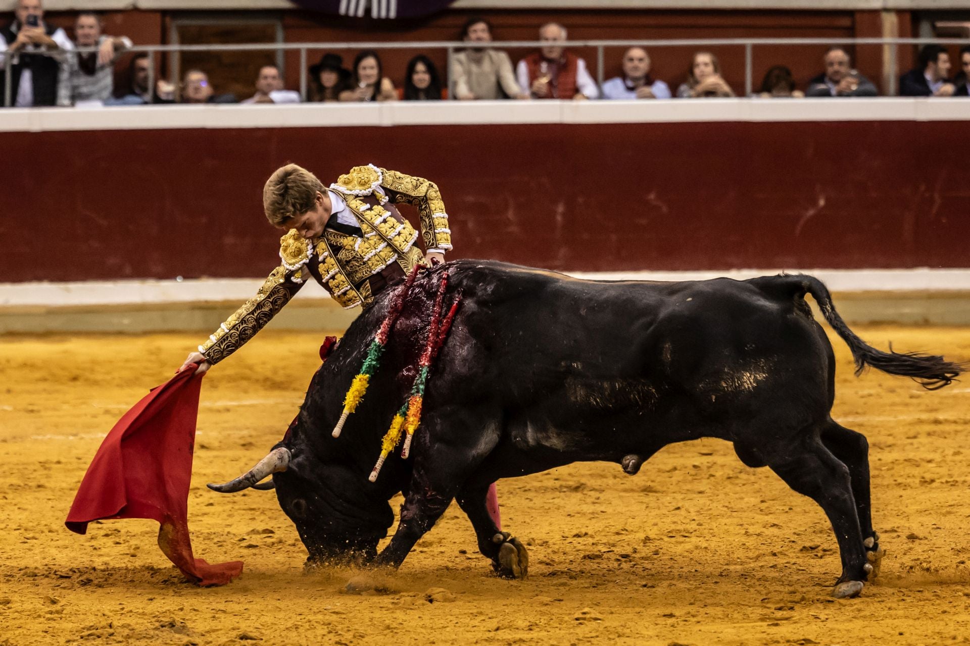 Borja Jiménez, a hombros en el cierre de la feria de San Mateo