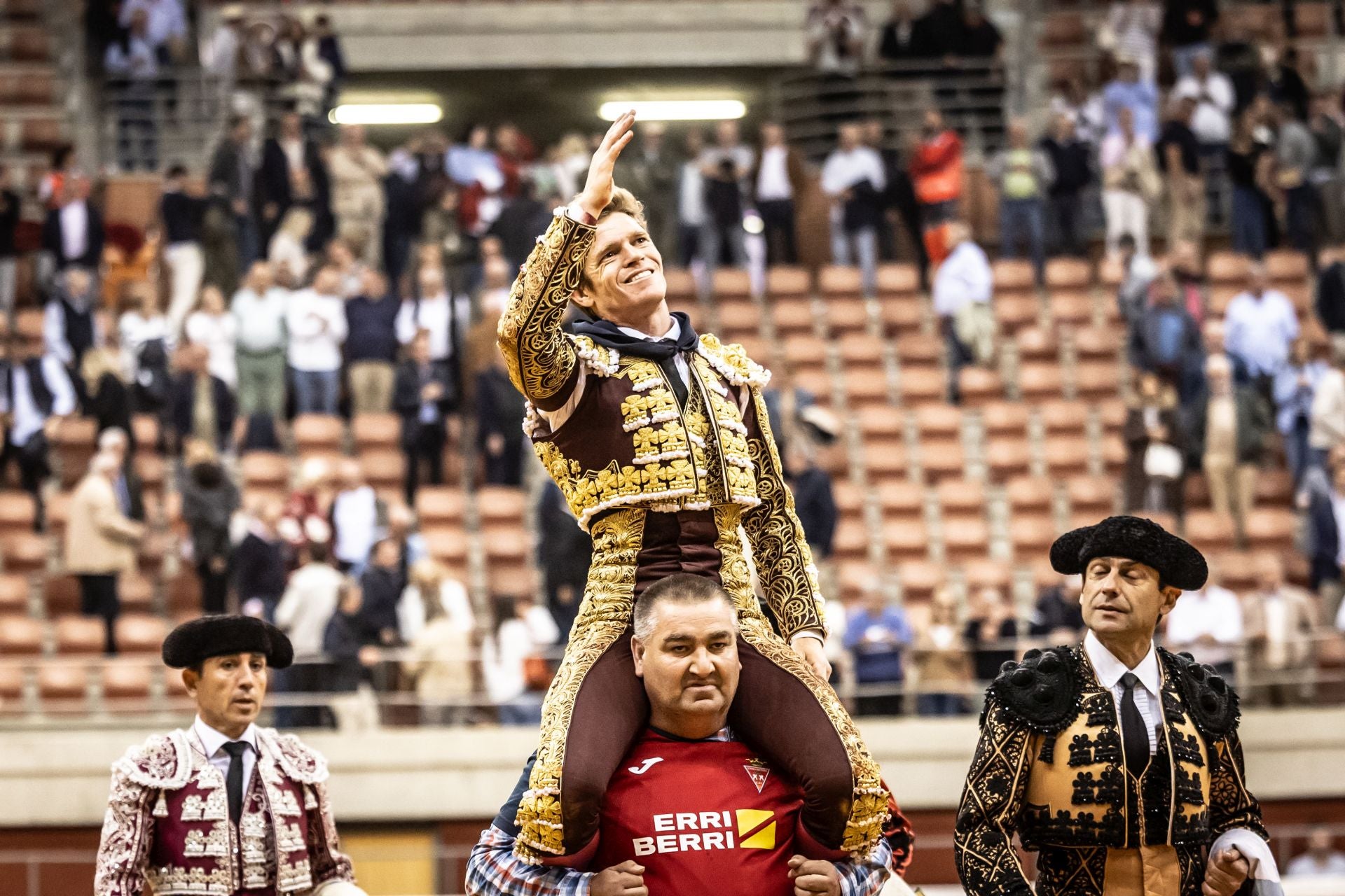 Borja Jiménez, a hombros en el cierre de la feria de San Mateo