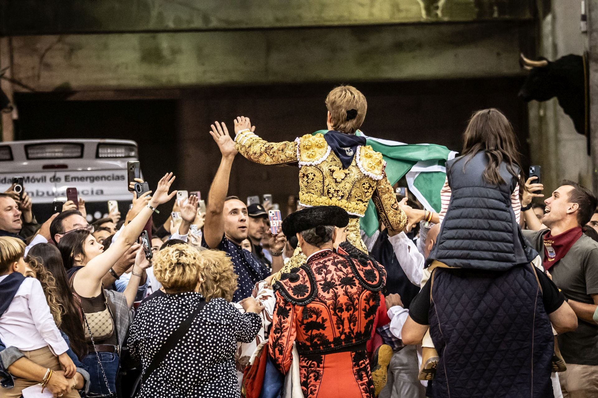 Borja Jiménez, a hombros en el cierre de la feria de San Mateo