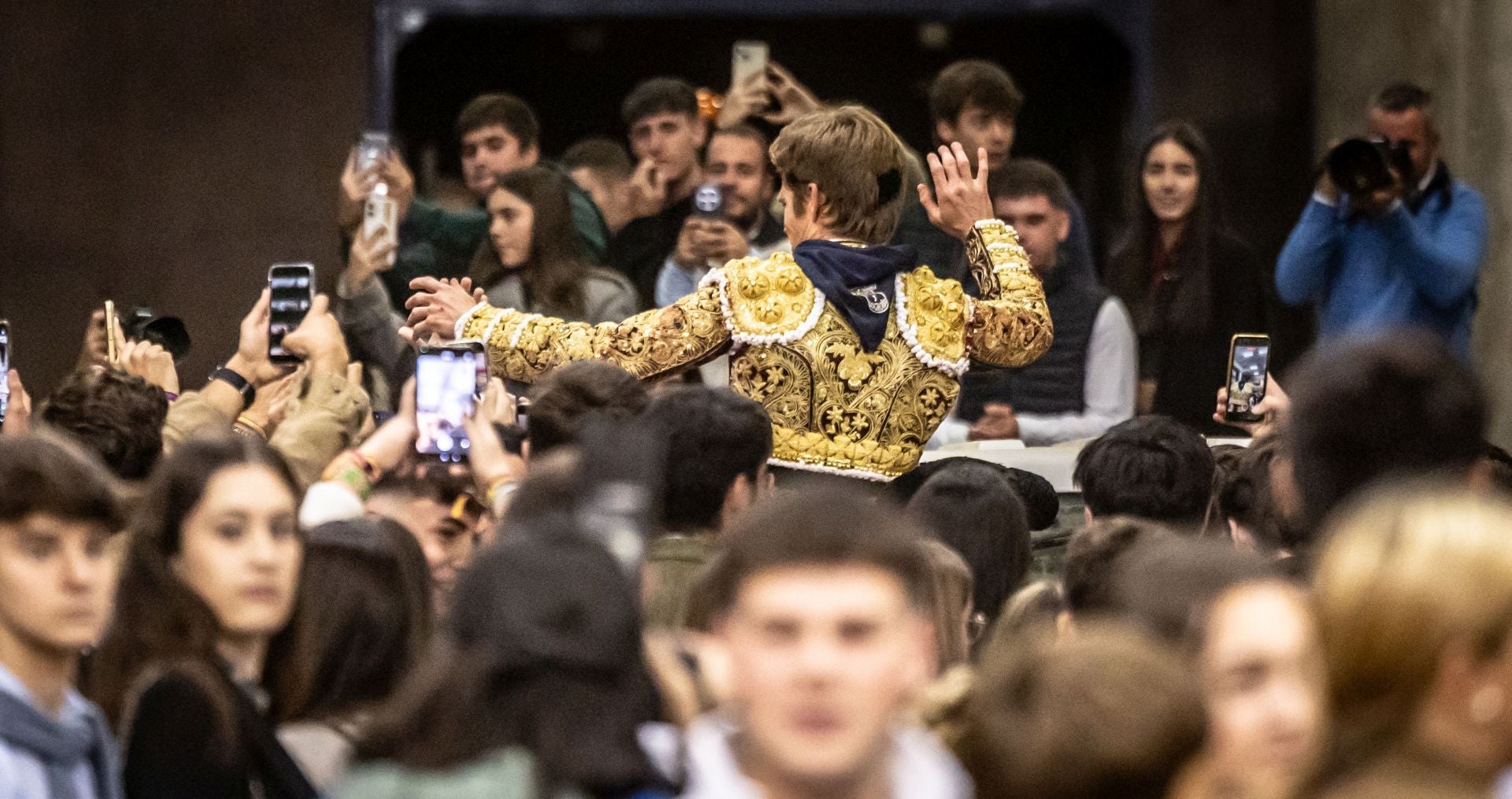 Borja Jiménez, a hombros en el cierre de la feria de San Mateo