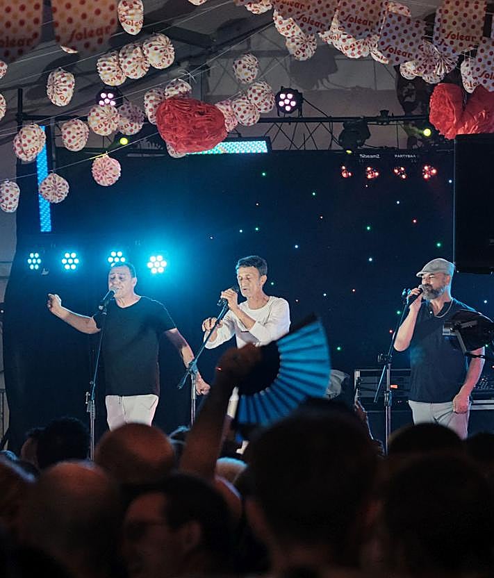 Imagen secundaria 2 - Los Calis en la Casa de Andalucía.