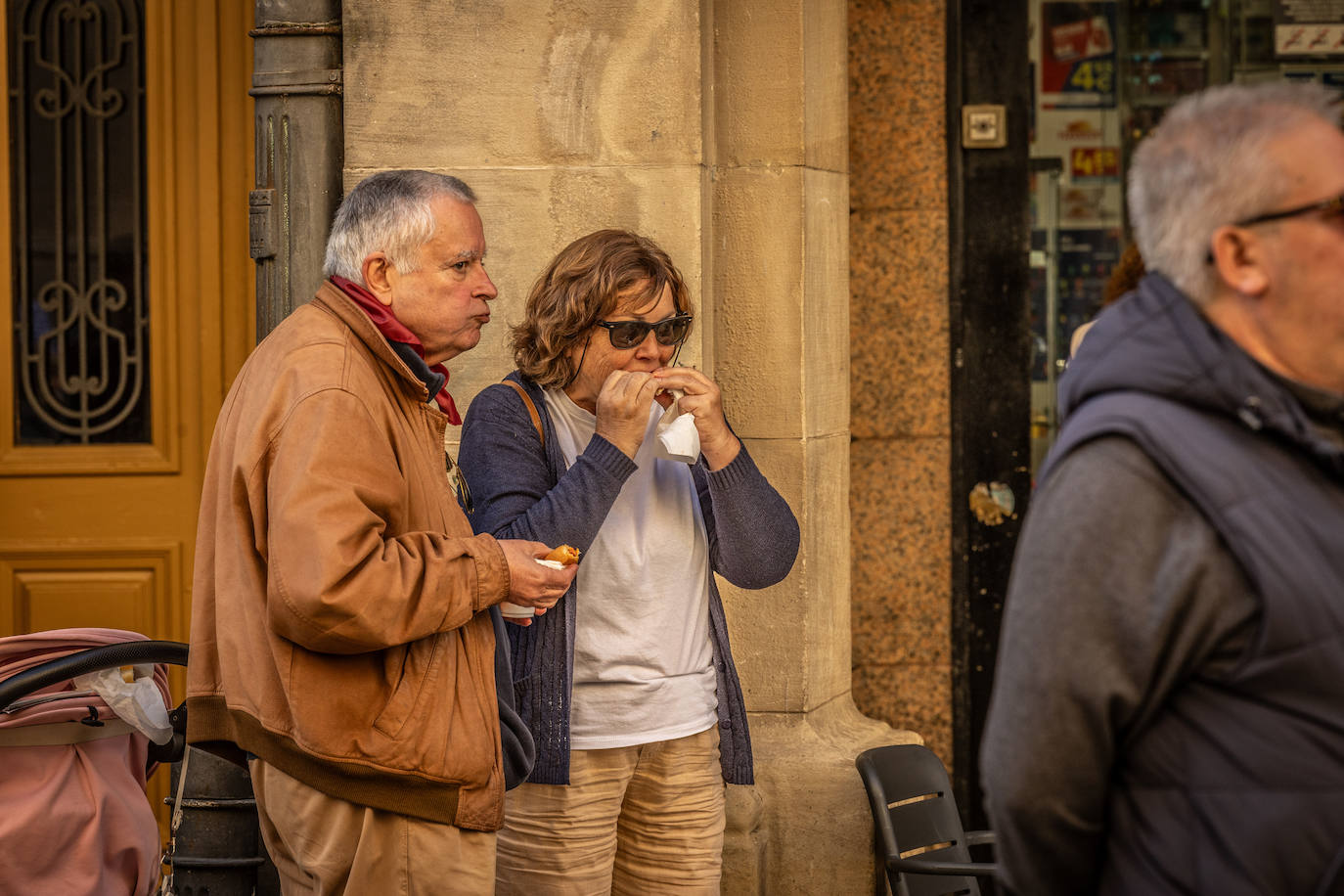 Paella, lomo, picadillo... riojanos y visitantes disfrutan de las degustaciones