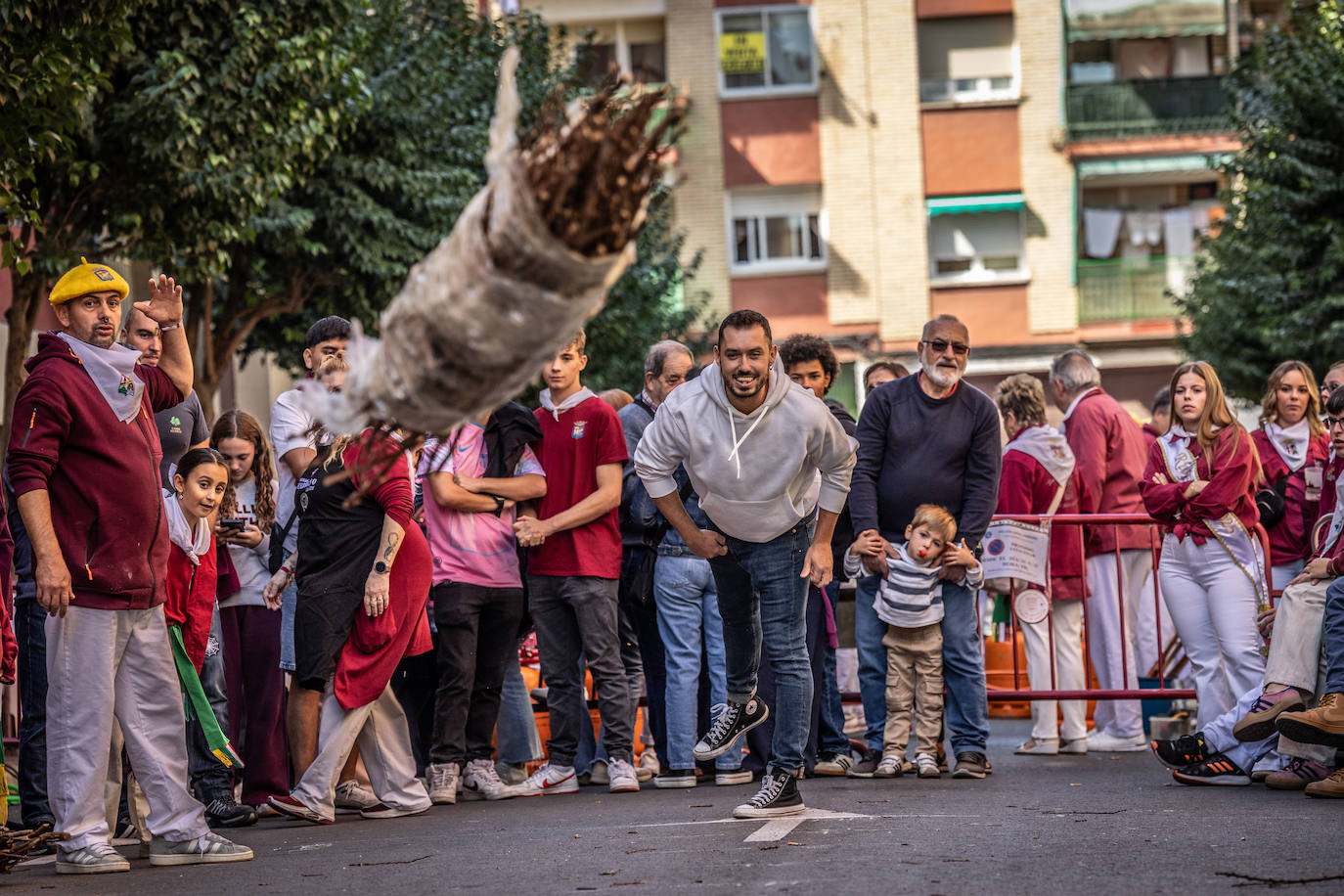 Las imágenes del concurso de lanzamiento de gavillas