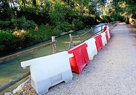 Vallado roto en el Parque del Iregua de Logroño, hoy en La Guindilla.