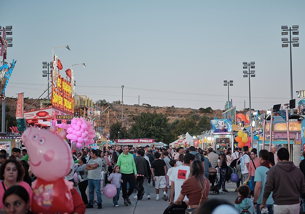 Las Norias sigue recibiendo muchas visitas en la feria de las fiestas mateas de este año.