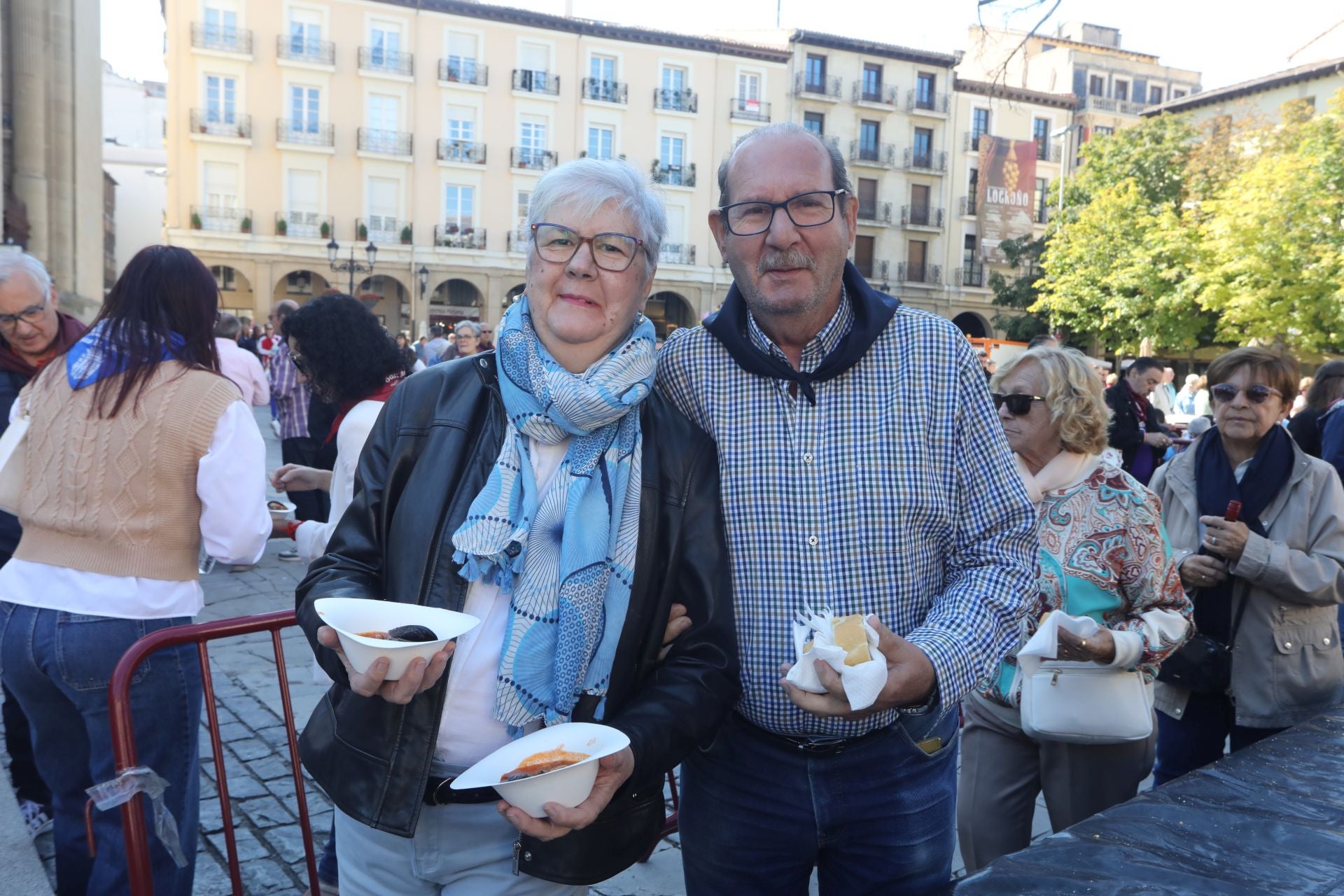 ¿Has estado de degustación para terminar las fiestas? Igual apareces en estas fotos