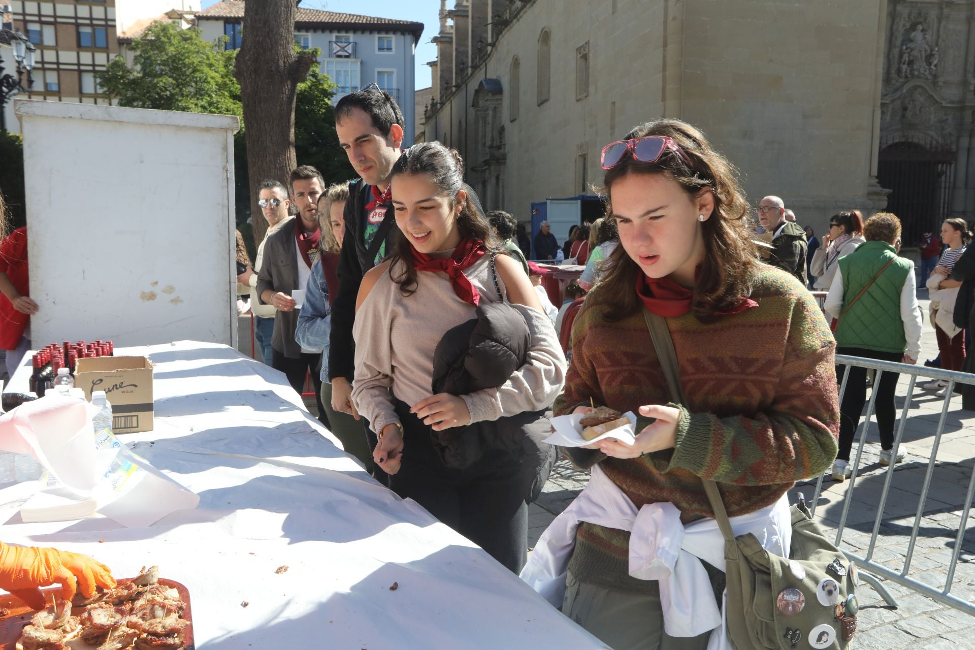 ¿Has estado de degustación para terminar las fiestas? Igual apareces en estas fotos