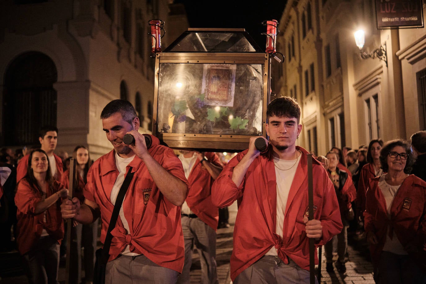 Las imágenes del desfile de las peñas por Logroño
