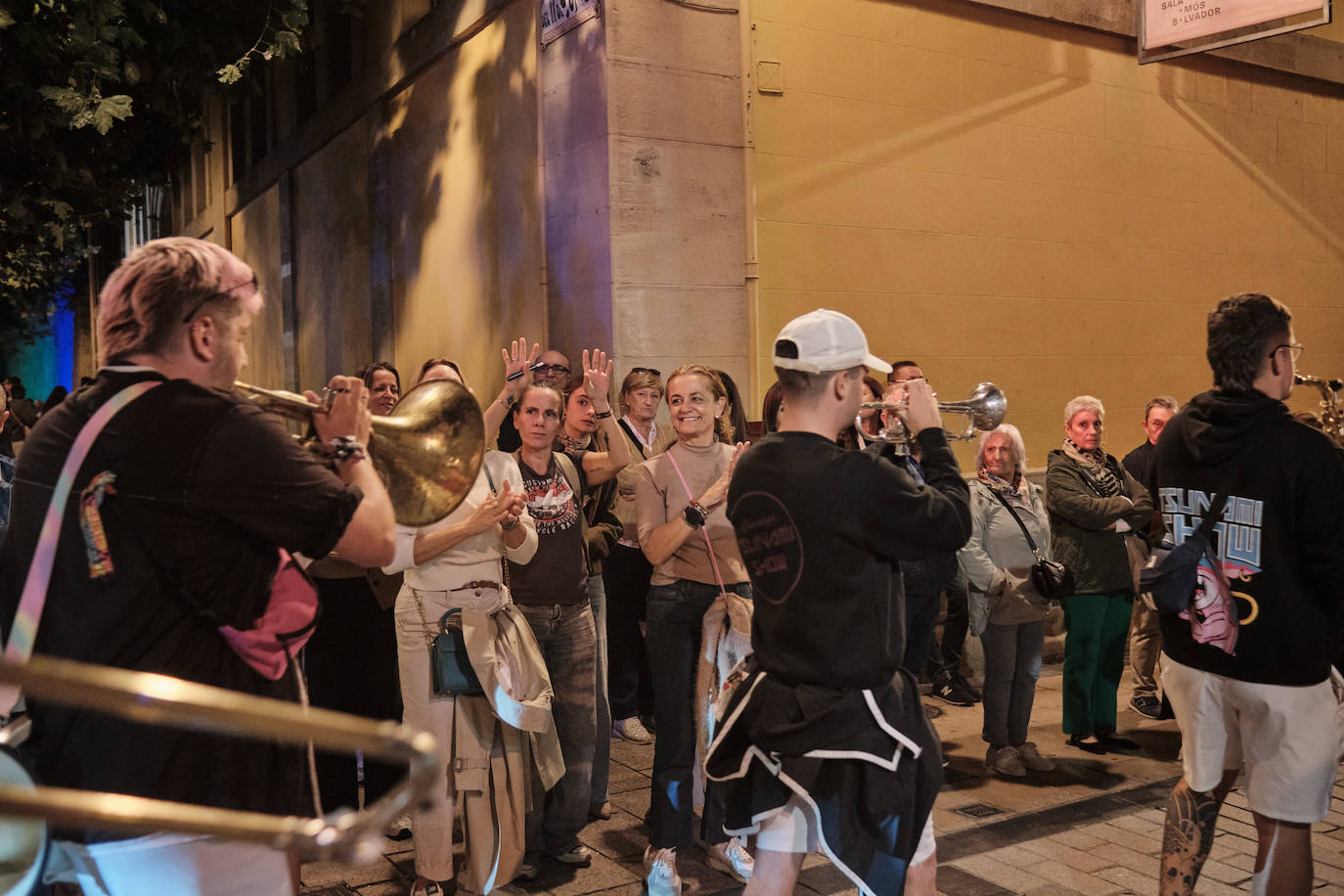 Las imágenes del desfile de las peñas por Logroño