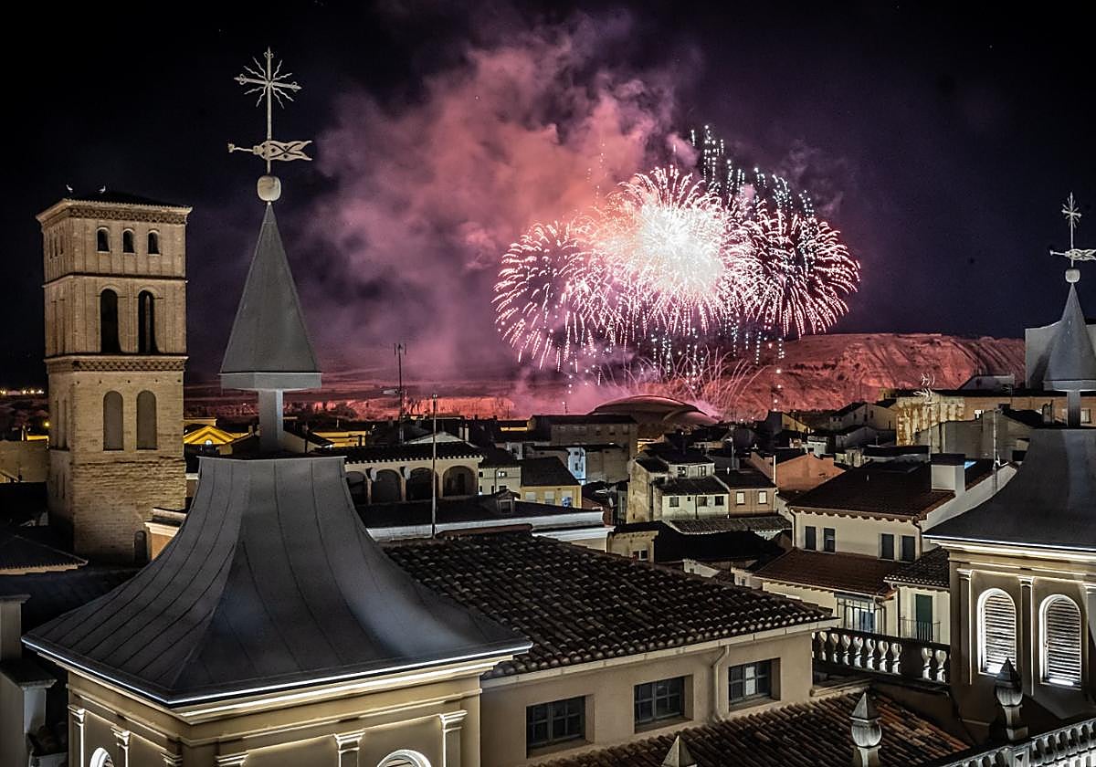Los fuegos ganadores se quemaron en la noche del jueves.