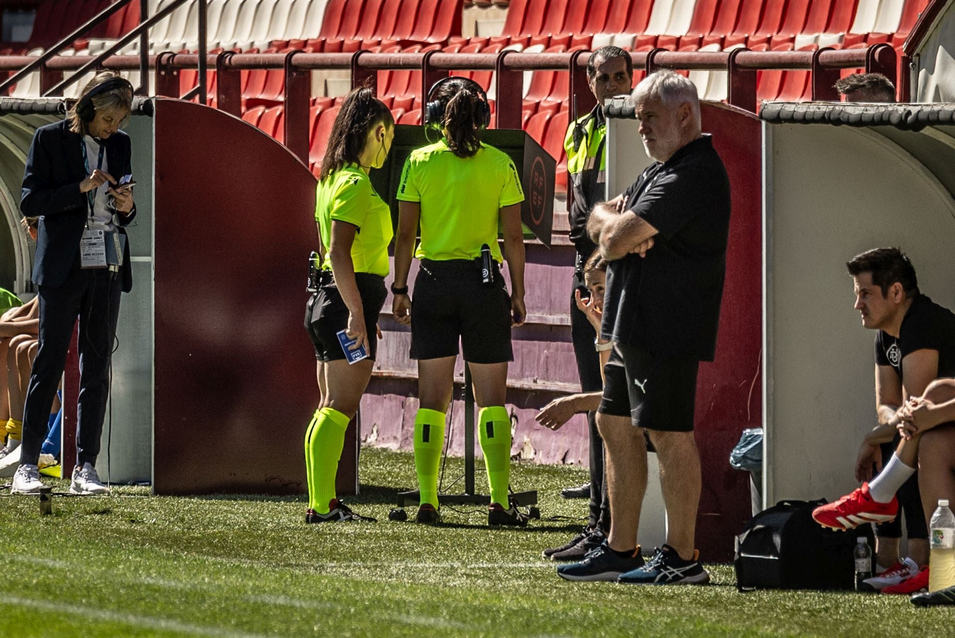 Las imágenes del encuentro entre el DUX y el Alhama